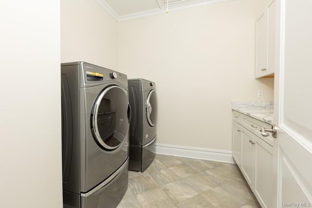 147 Eaton Lane, West Islip, NY 11795