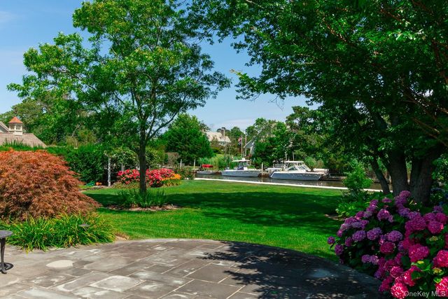 147 Eaton Lane, West Islip, NY 11795