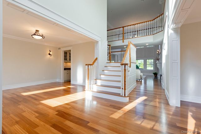 147 Eaton Lane, West Islip, NY 11795