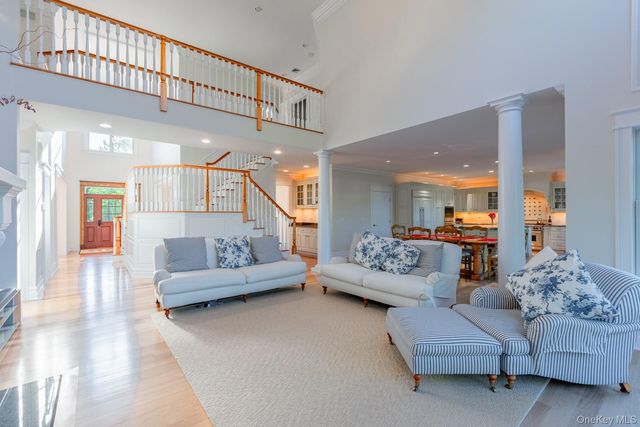 147 Eaton Lane, West Islip, NY 11795