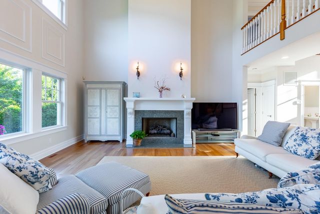 147 Eaton Lane, West Islip, NY 11795