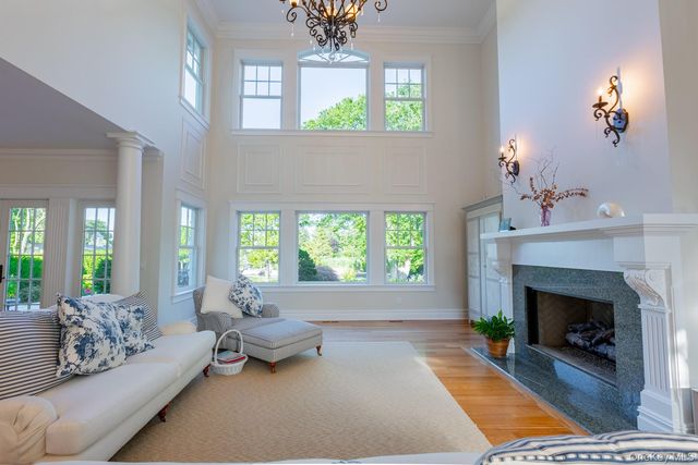 147 Eaton Lane, West Islip, NY 11795