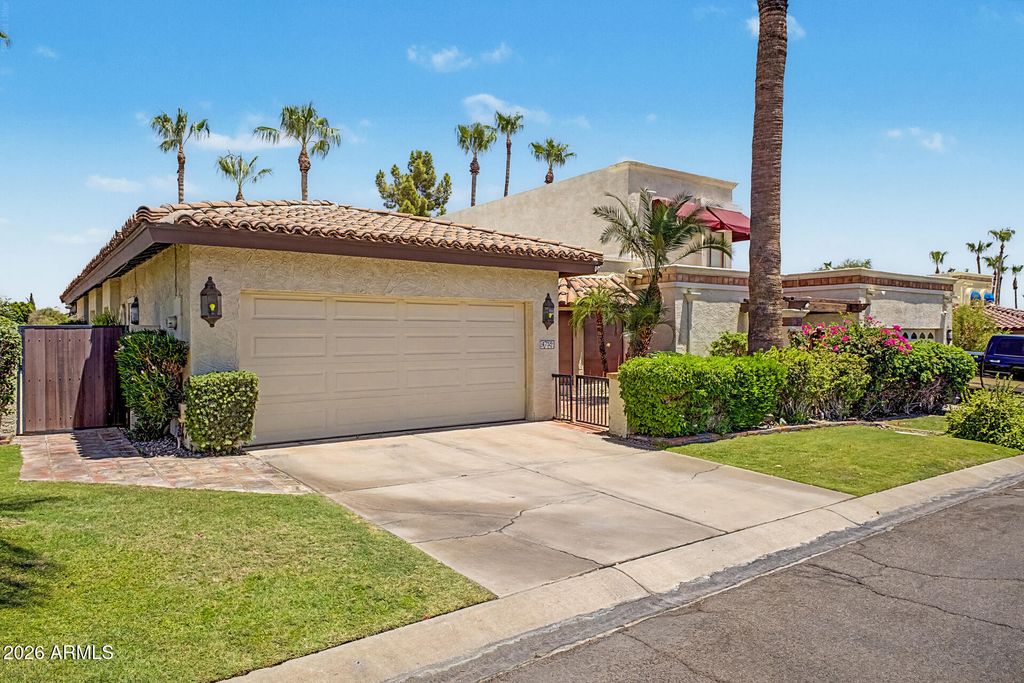 4718 E MONTE Way, Phoenix, AZ 85044 — photo 2