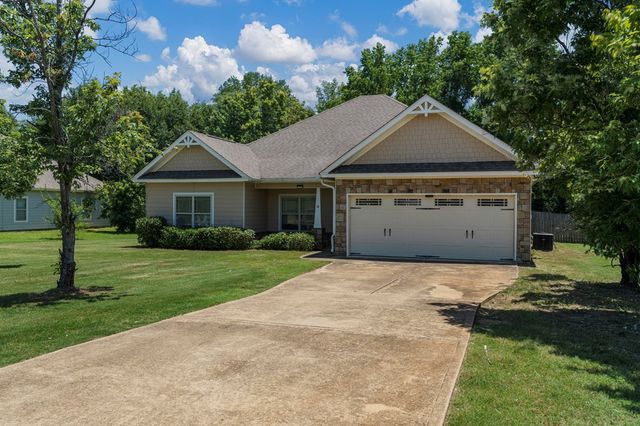48 Winter Hawk Drive, Fort Mitchell, AL 36856