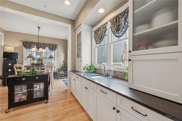 1641 Overton Ln, Squirrel Hill, PA 15217