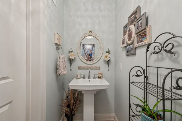 1641 Overton Ln, Squirrel Hill, PA 15217