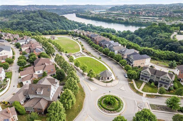 1641 Overton Ln, Squirrel Hill, PA 15217