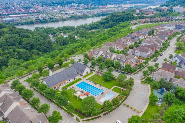 1641 Overton Ln, Squirrel Hill, PA 15217