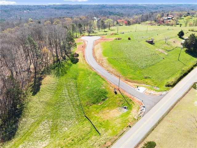 67 White Oak Court, Cleveland, GA 30528