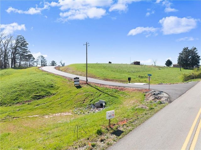 67 White Oak Court, Cleveland, GA 30528