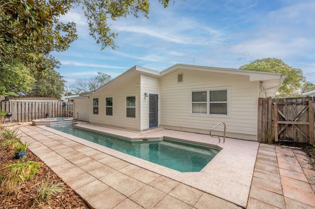 211 Deltona Blvd, St Augustine, FL 32086