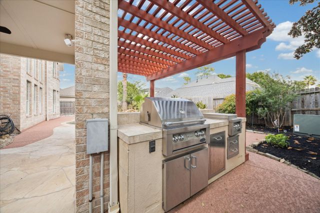 14126 Bloomingdale Manor Drive, Cypress, TX 77429