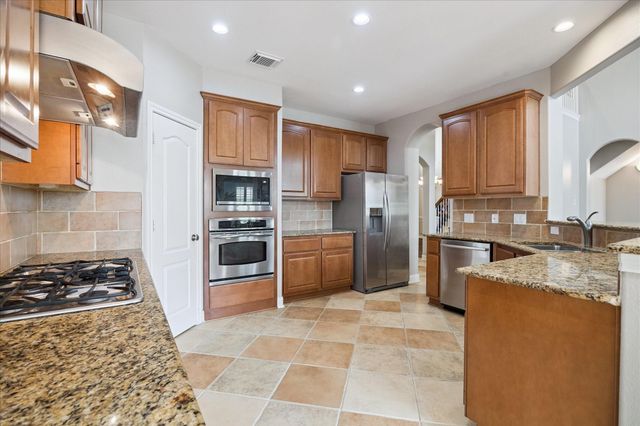 14126 Bloomingdale Manor Drive, Cypress, TX 77429