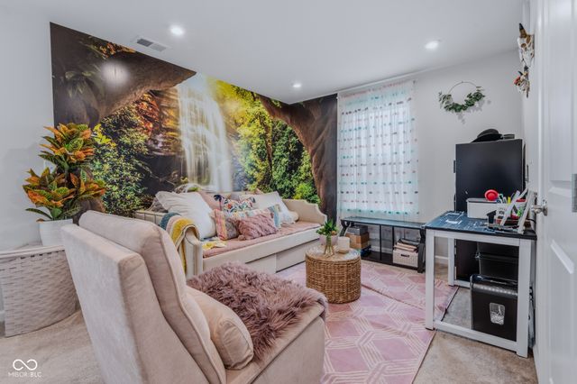 275 Bohicket Road, Whiteland, IN 46184