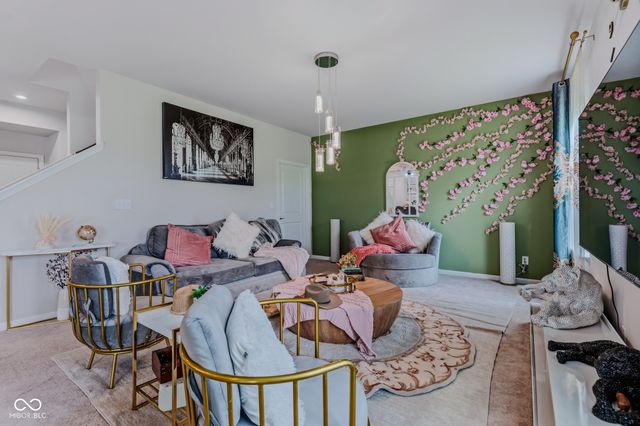 275 Bohicket Road, Whiteland, IN 46184