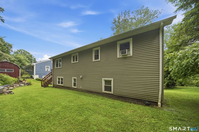 7 Valley Road, Danbury, CT 06811