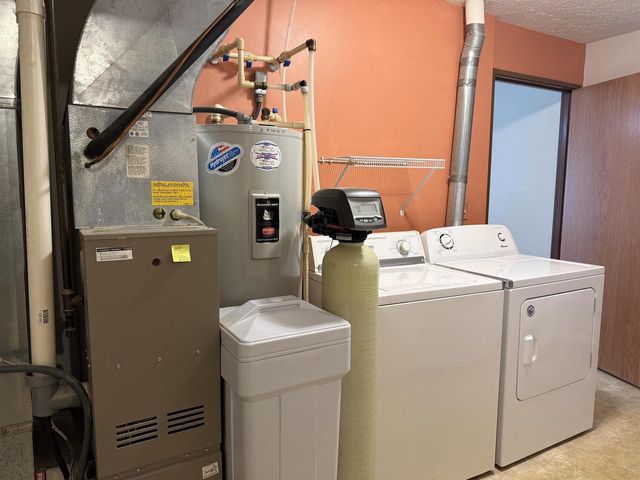 2521 Edgewood Drive, Beloit, WI 53511