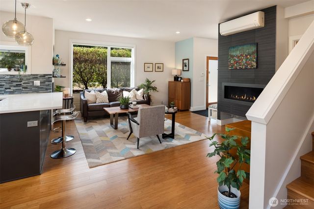 1754 Valentine Place S, Seattle, WA 98144