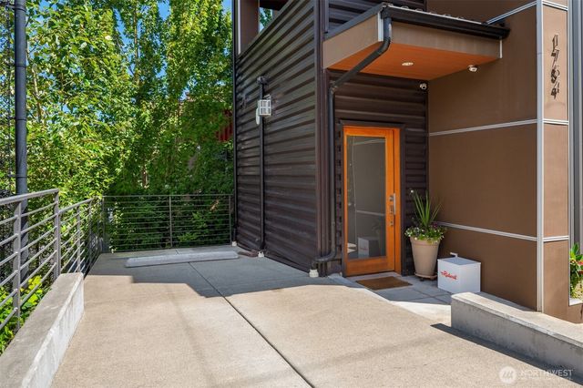 1754 Valentine Place S, Seattle, WA 98144