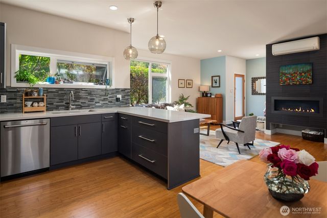 1754 Valentine Place S, Seattle, WA 98144