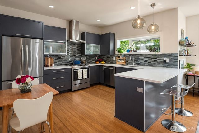 1754 Valentine Place S, Seattle, WA 98144