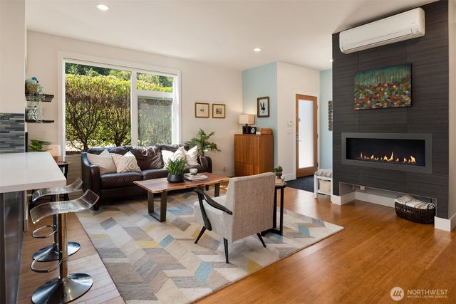 1754 Valentine Place S, Seattle, WA 98144