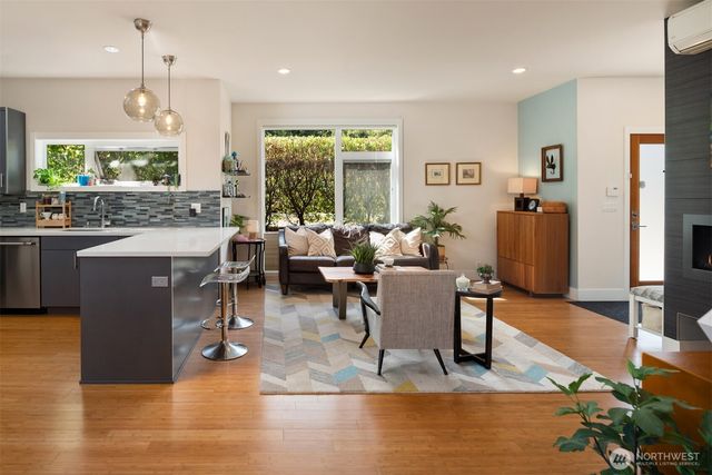 1754 Valentine Place S, Seattle, WA 98144