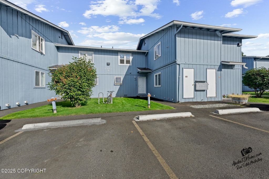 9221 Arlene Drive, #H-04, Anchorage, AK 99502