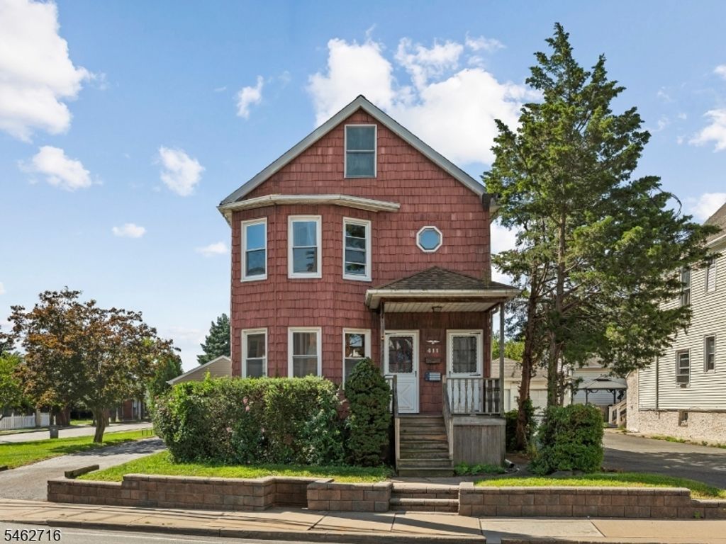 411 Hazel St, Clifton City, NJ 07011 — photo 2