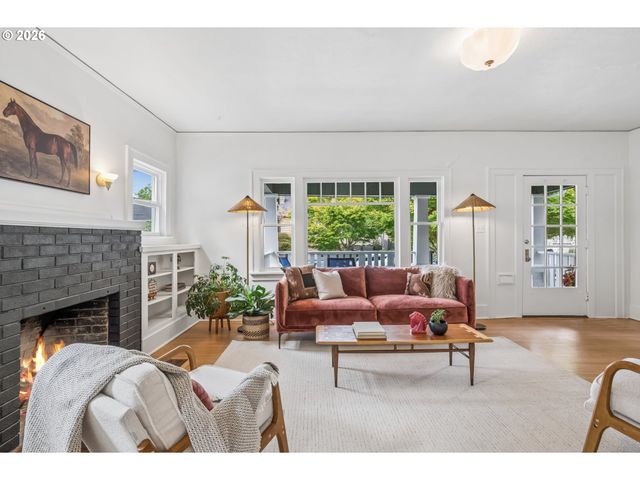 326 Ne 26TH Ave, Portland, OR 97232
