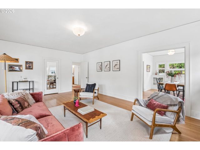 326 Ne 26TH Ave, Portland, OR 97232