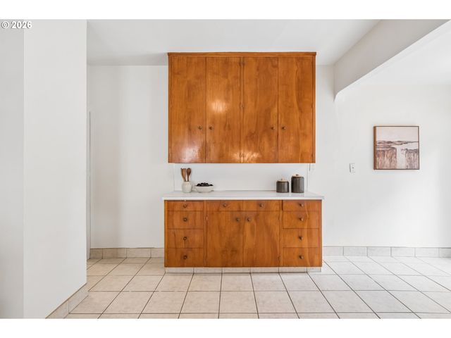 326 Ne 26TH Ave, Portland, OR 97232