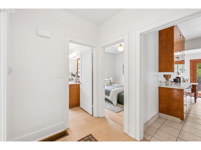 326 Ne 26TH Ave, Portland, OR 97232