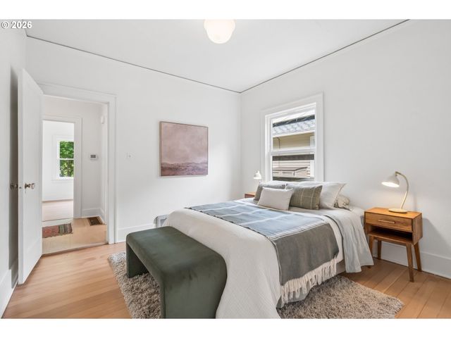 326 Ne 26TH Ave, Portland, OR 97232