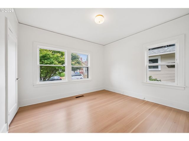 326 Ne 26TH Ave, Portland, OR 97232