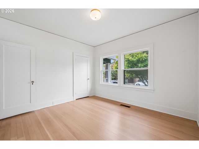 326 Ne 26TH Ave, Portland, OR 97232