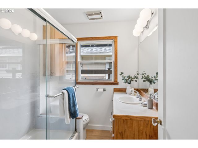 326 Ne 26TH Ave, Portland, OR 97232