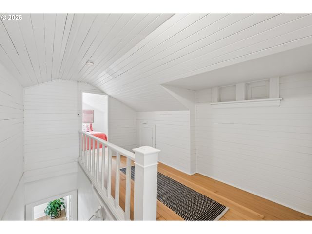 326 Ne 26TH Ave, Portland, OR 97232