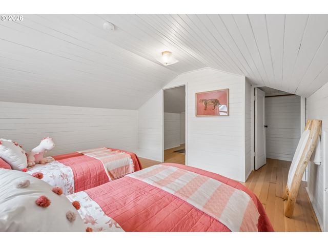 326 Ne 26TH Ave, Portland, OR 97232