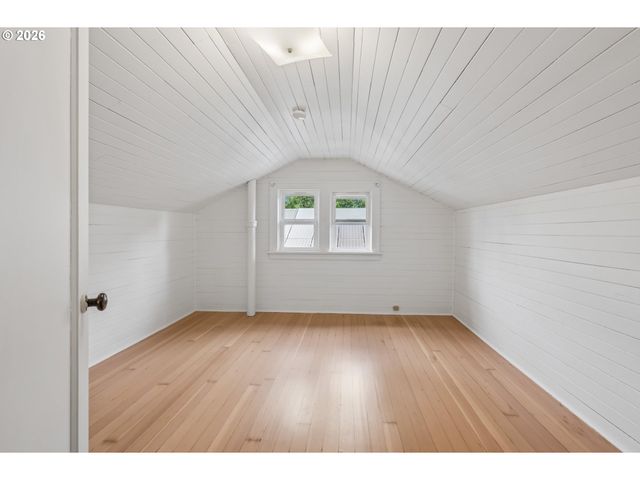 326 Ne 26TH Ave, Portland, OR 97232