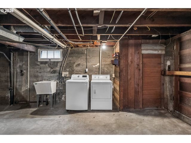 326 Ne 26TH Ave, Portland, OR 97232