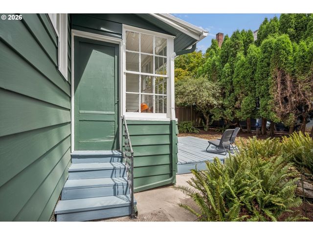 326 Ne 26TH Ave, Portland, OR 97232