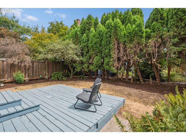 326 Ne 26TH Ave, Portland, OR 97232