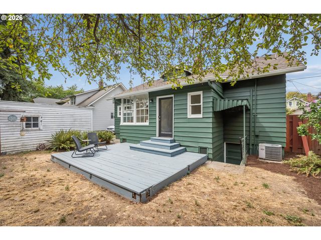 326 Ne 26TH Ave, Portland, OR 97232