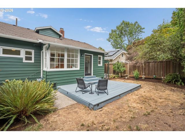 326 Ne 26TH Ave, Portland, OR 97232