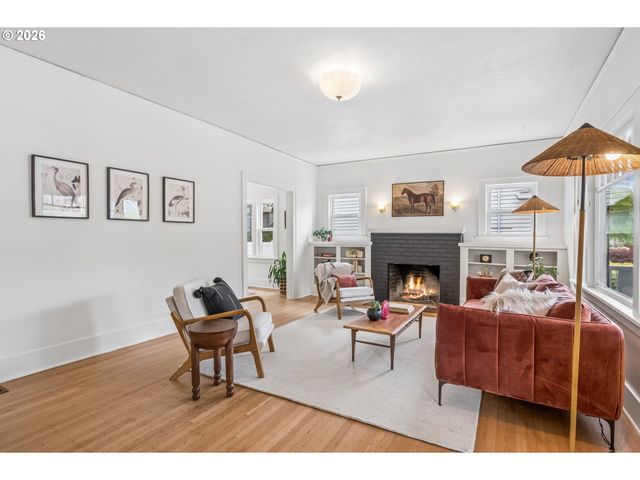 326 Ne 26TH Ave, Portland, OR 97232