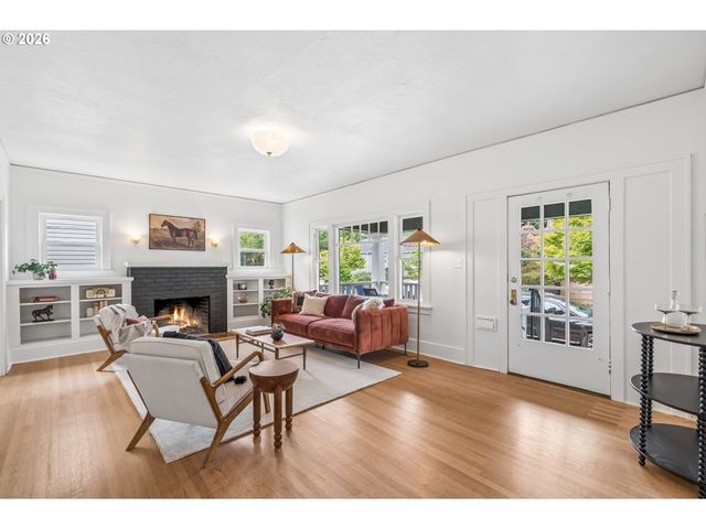 326 Ne 26TH Ave, Portland, OR 97232
