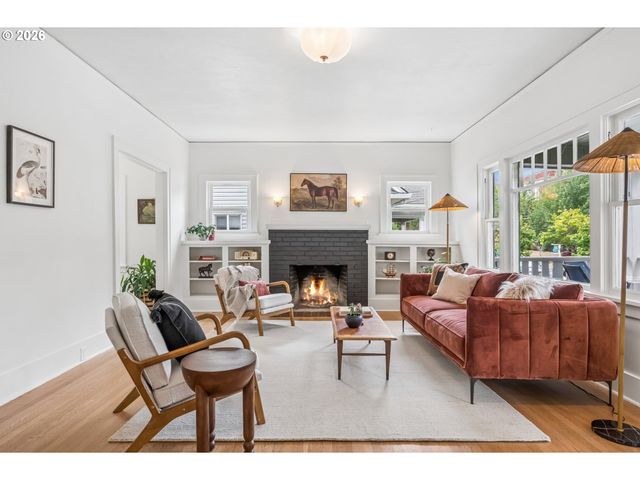 326 Ne 26TH Ave, Portland, OR 97232