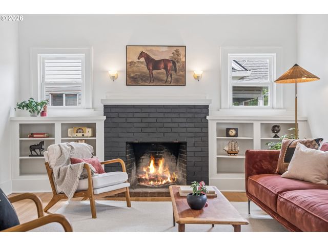 326 Ne 26TH Ave, Portland, OR 97232