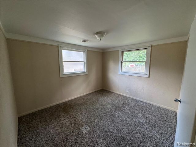 2069 Woodland Pass, Burton, MI 48519